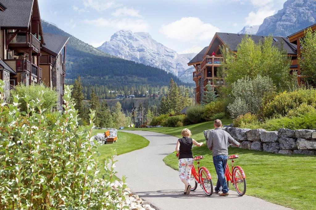 Luxurious Rundle Cliffs Lodge In Spring Creek Canmore Exterior foto